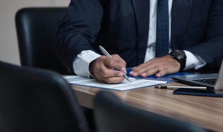 Faire vérifier la conformité d'un contrat de travail par un avocat à Lyon